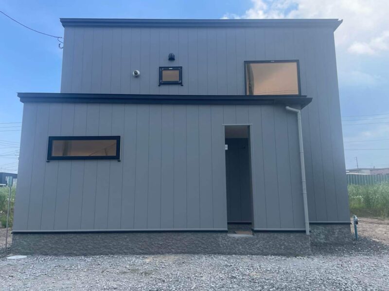 北広島市Ｎ様邸『作業場としても使える広々とした土間収納があるお家』